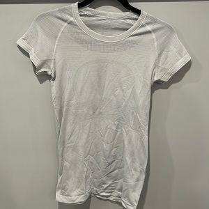 Lululemon tee